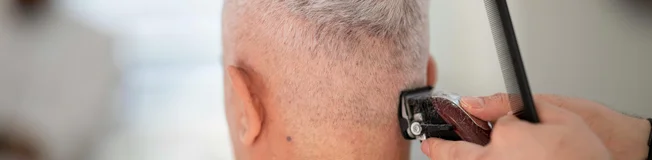 Spécialiste des cheveux blancs pour hommes